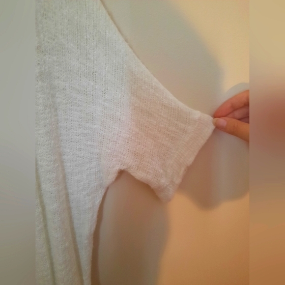 Alya White Crochet Kimono - Picture 5 of 9